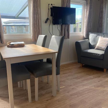 Camping De Duinhoeve Chalet Vogel Not For Companies Nieuw-Haamstede Eksteriør billede