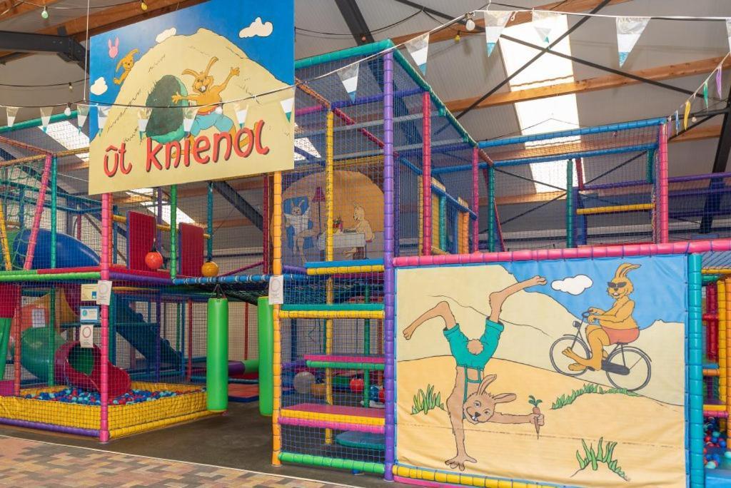 Camping De Duinhoeve Chalet Vogel Not For Companies Nieuw-Haamstede Eksteriør billede