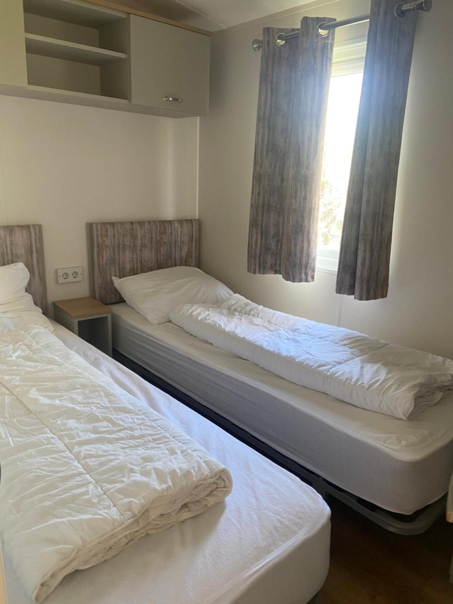 Camping De Duinhoeve Chalet Vogel Not For Companies Nieuw-Haamstede Eksteriør billede