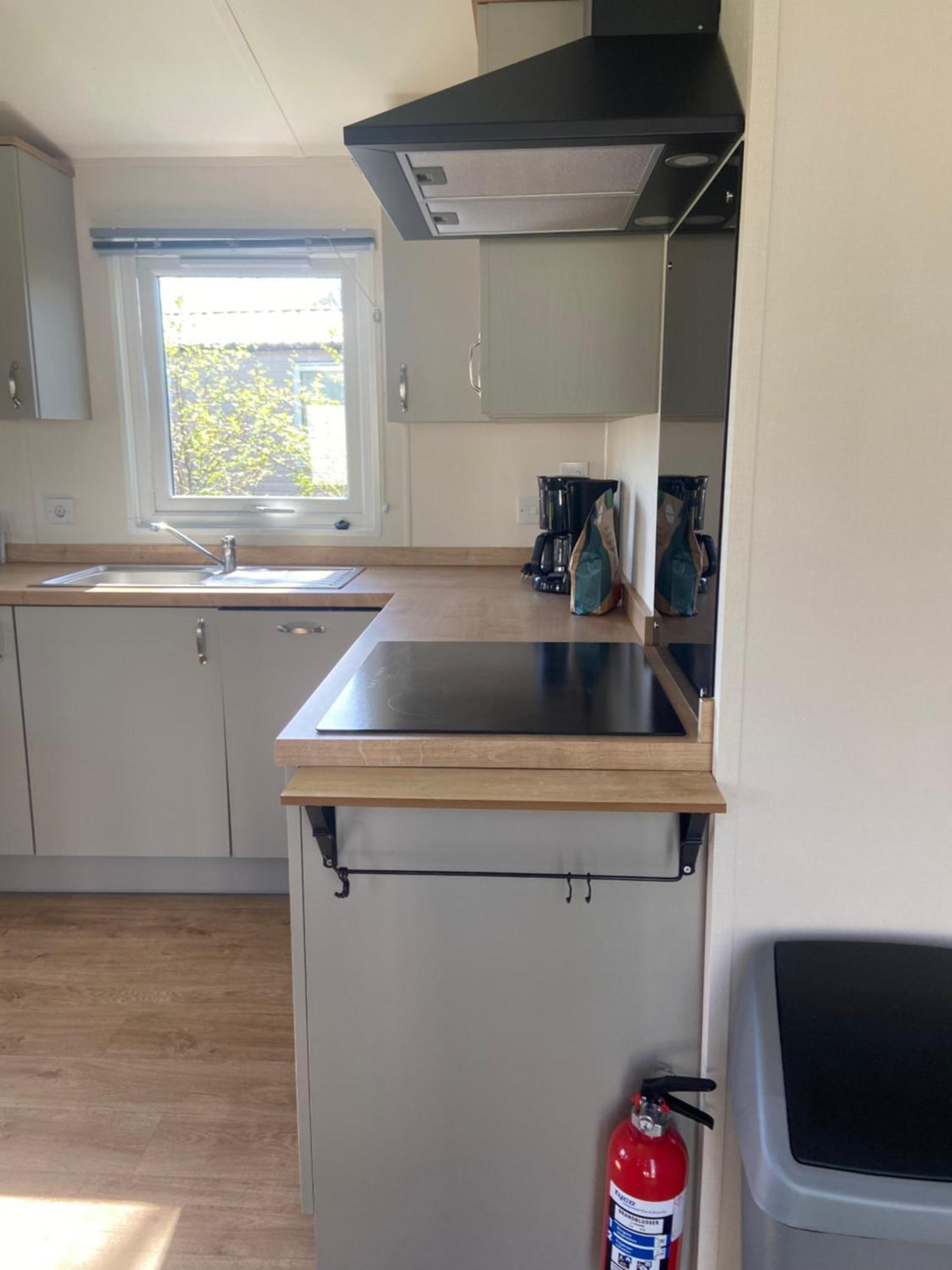 Camping De Duinhoeve Chalet Vogel Not For Companies Nieuw-Haamstede Eksteriør billede