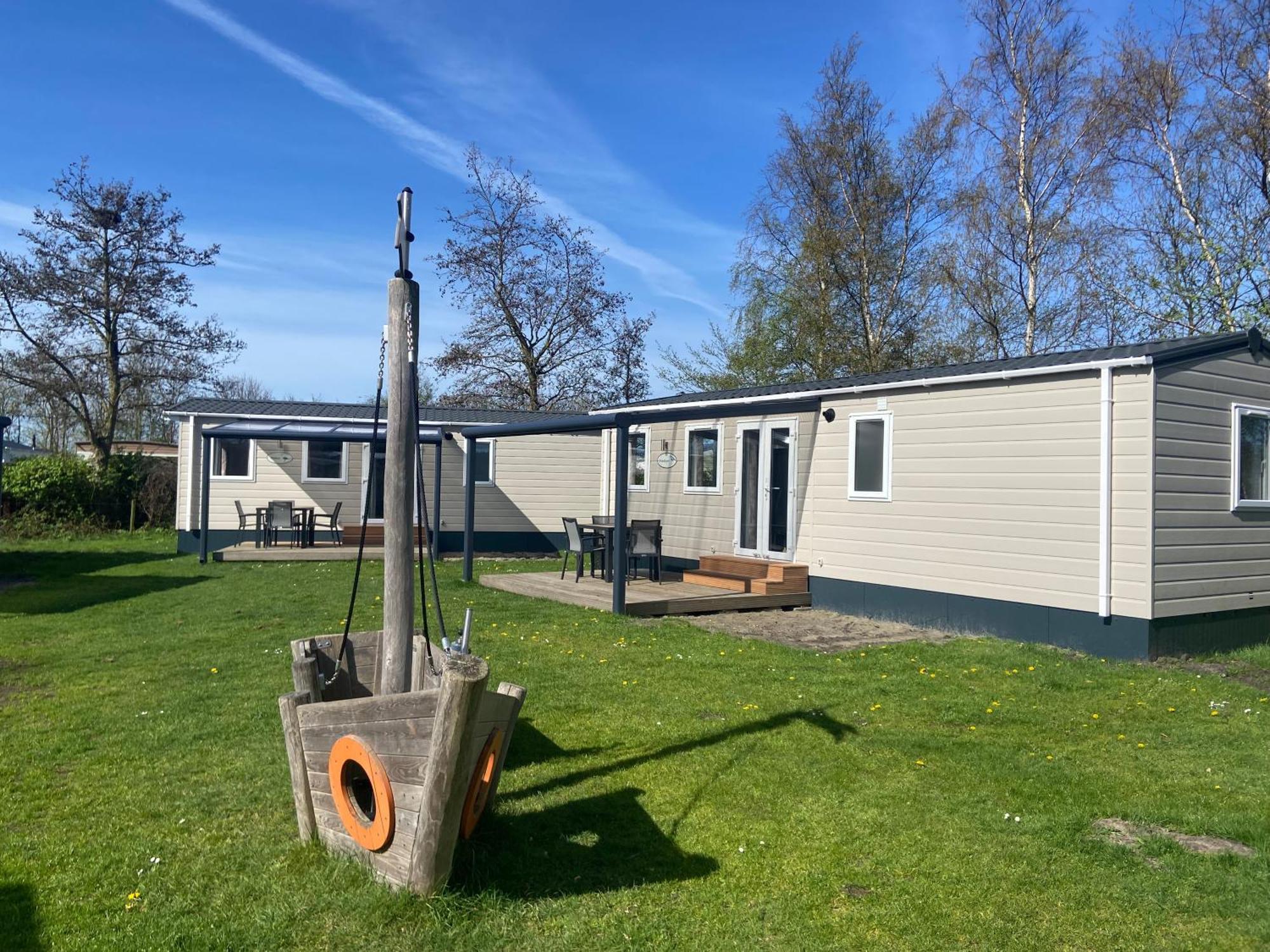 Camping De Duinhoeve Chalet Vogel Not For Companies Nieuw-Haamstede Eksteriør billede